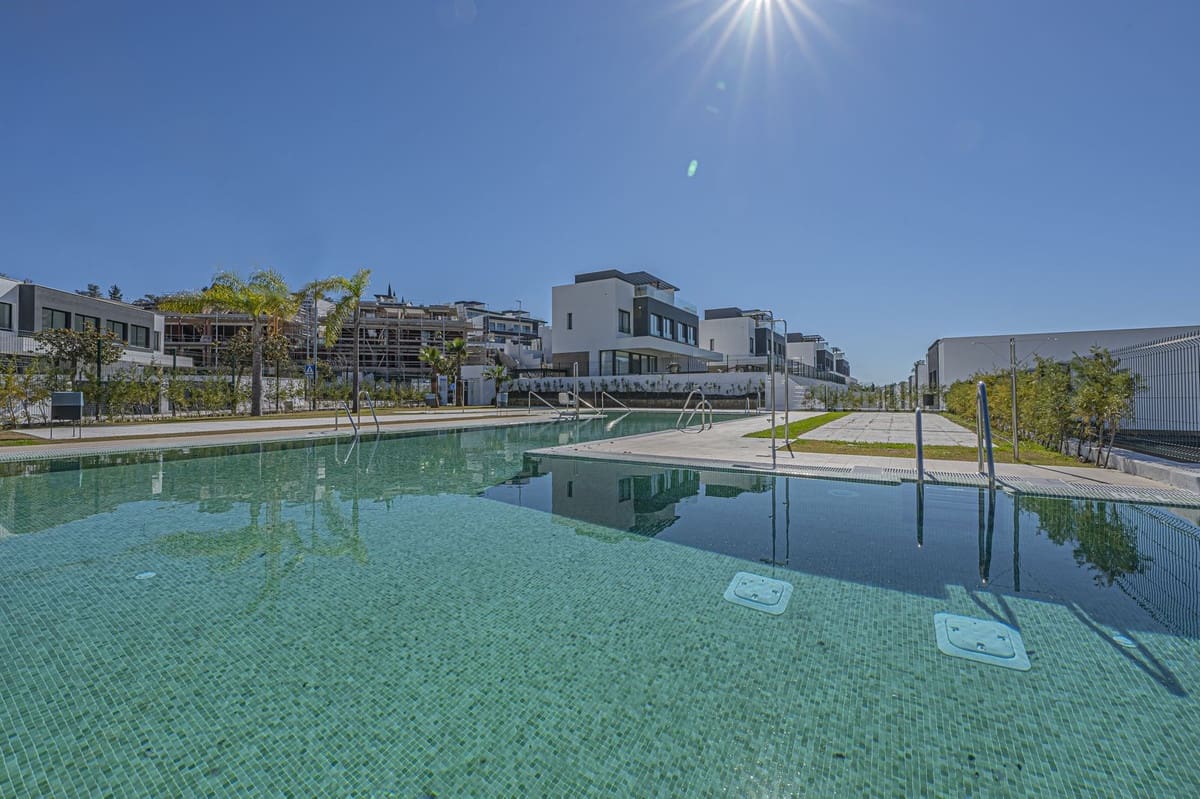 4 sypialnia Dom na sprzedaż w New Golden Mile z basenem garażem - 1 065 000 € (Ref: 10041657)