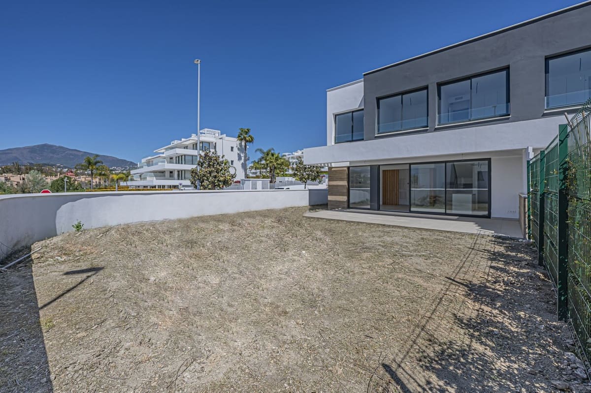4 sypialnia Dom na sprzedaż w New Golden Mile z basenem garażem - 1 065 000 € (Ref: 10041657)