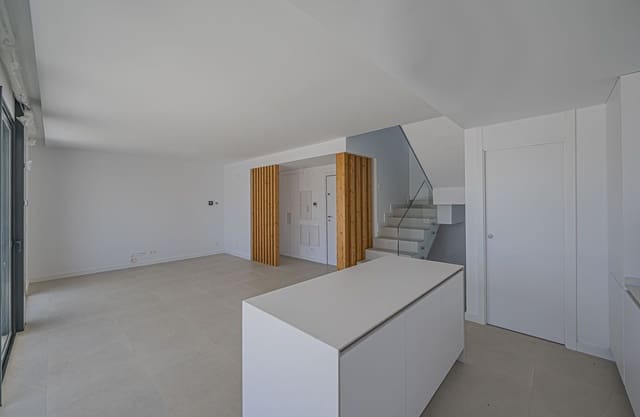4 sypialnia Dom na sprzedaż w Nueva Atalaya, Estepona z basenem garażem - 1 065 000 € (Ref: 10041657)