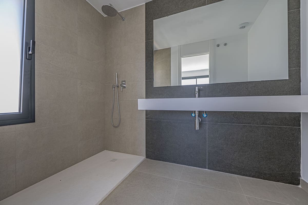 4 sypialnia Dom na sprzedaż w New Golden Mile z basenem garażem - 1 065 000 € (Ref: 10041657)