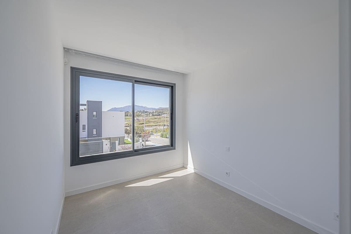 4 sypialnia Dom na sprzedaż w New Golden Mile z basenem garażem - 1 065 000 € (Ref: 10041657)