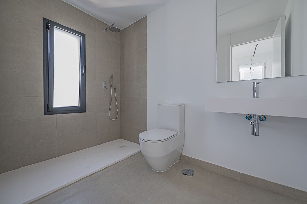 4 sypialnia Dom na sprzedaż w New Golden Mile z basenem garażem - 1 065 000 € (Ref: 10041657)