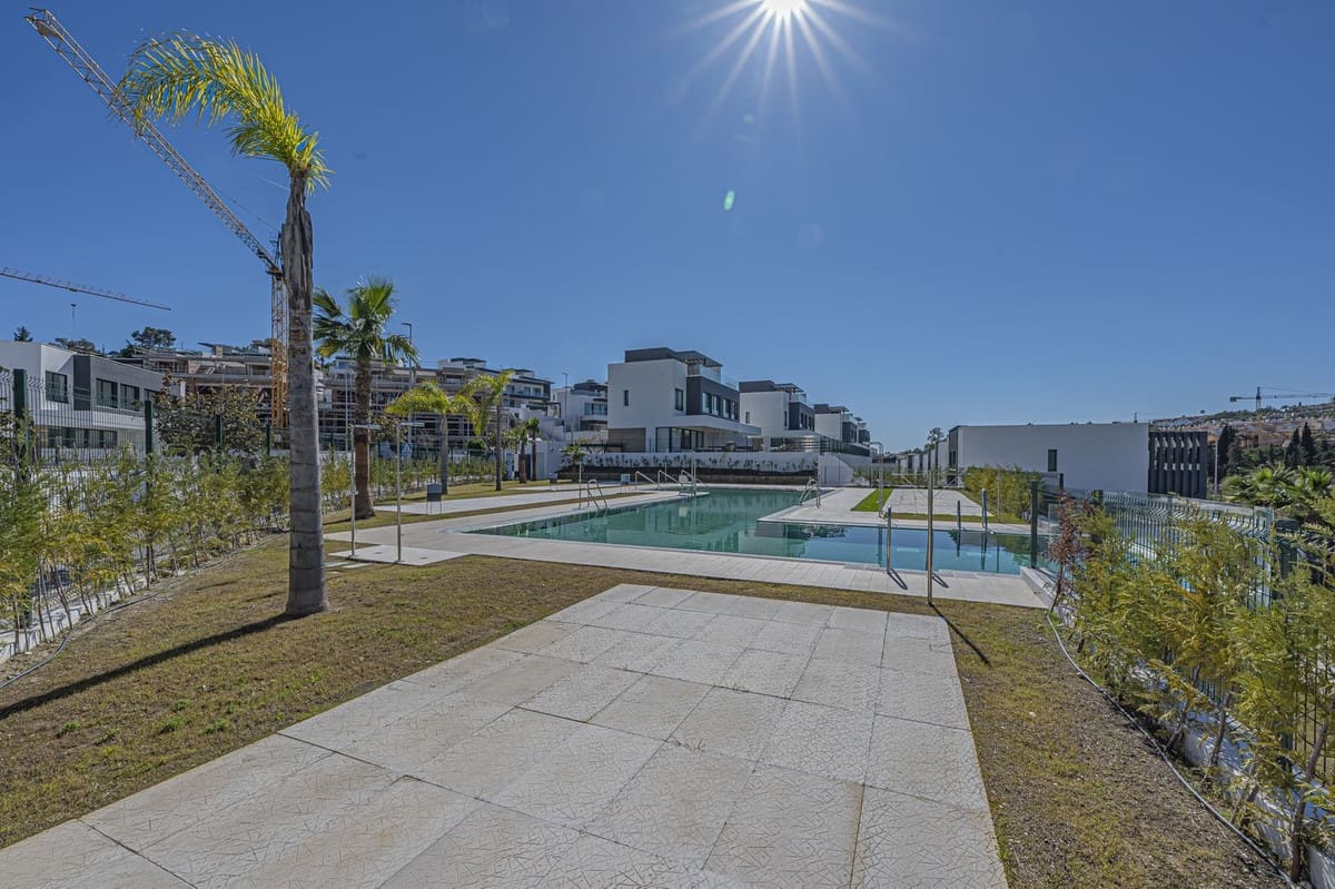 4 sypialnia Dom na sprzedaż w New Golden Mile z basenem garażem - 1 065 000 € (Ref: 10041657)
