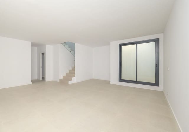 Casa de 4 habitaciones en Atalaya-Isdabe, Estepona en venta con piscina garaje - 1.050.000 € (Ref: 10041658)