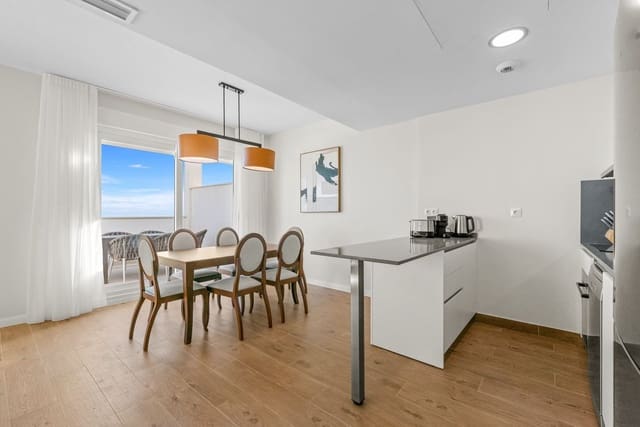 3 sovrum Lägenhet till salu i Estepona med pool garage - 640 000 € (Ref: 10041660)