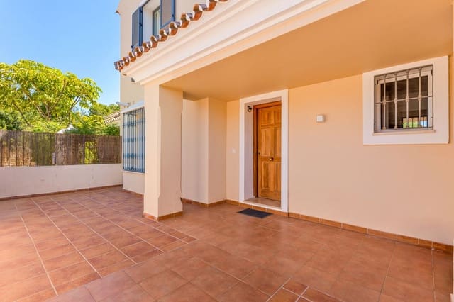 3 makuuhuone Omakotitalo myytävänä paikassa Atalaya-Isdabe, Estepona mukana uima-altaan 
autotalli - 899 000 € (Ref: 10041662)