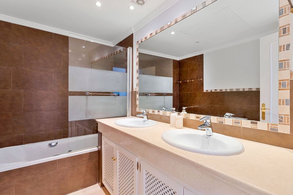 3 bedroom Townhouse for sale in Atalaya-Isdabe with pool garage - € 899,000 (Ref: 10041662)