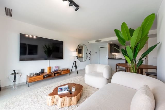 Apartamento de 2 habitaciones en Atalaya-Isdabe, Estepona en venta con piscina garaje - 679.000 € (Ref: 10041664)