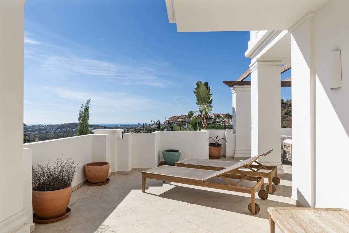 3 slaapkamer Appartement te koop in Aloha Golf met zwembad garage - € 849.000 (Ref: 10041665)