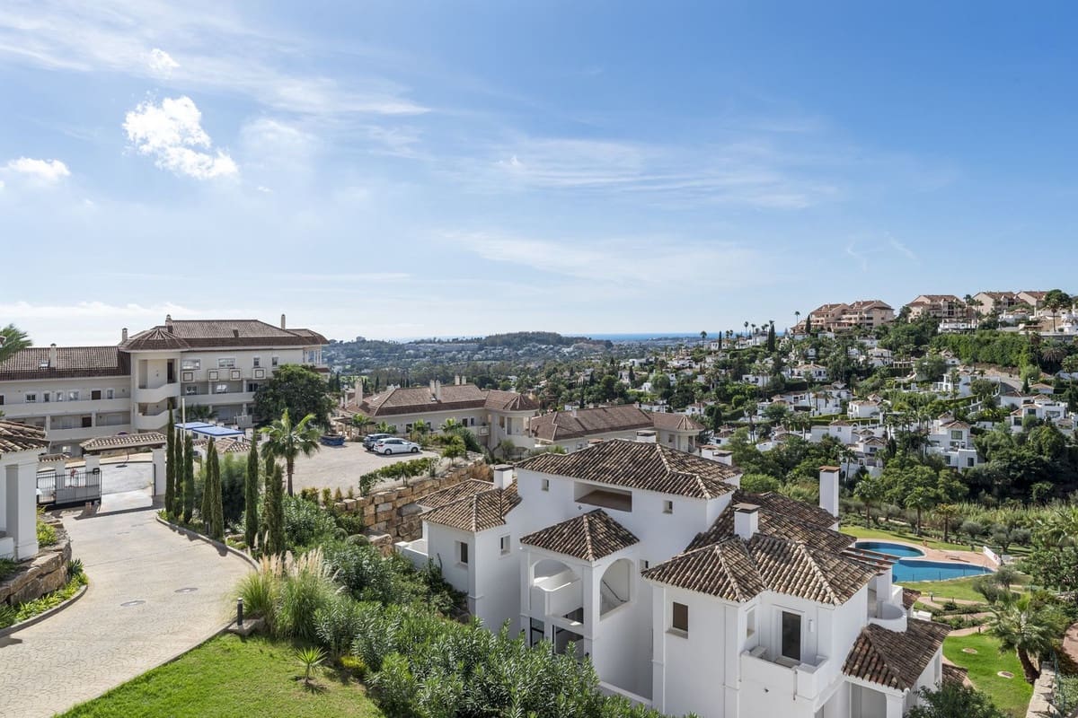 3 slaapkamer Appartement te koop in Aloha Golf met zwembad garage - € 849.000 (Ref: 10041665)