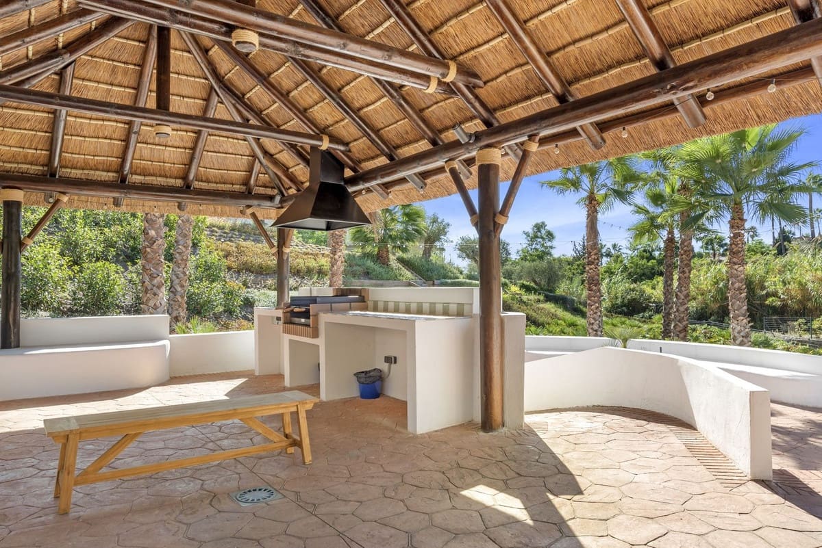 3 slaapkamer Appartement te koop in Aloha Golf met zwembad garage - € 849.000 (Ref: 10041665)
