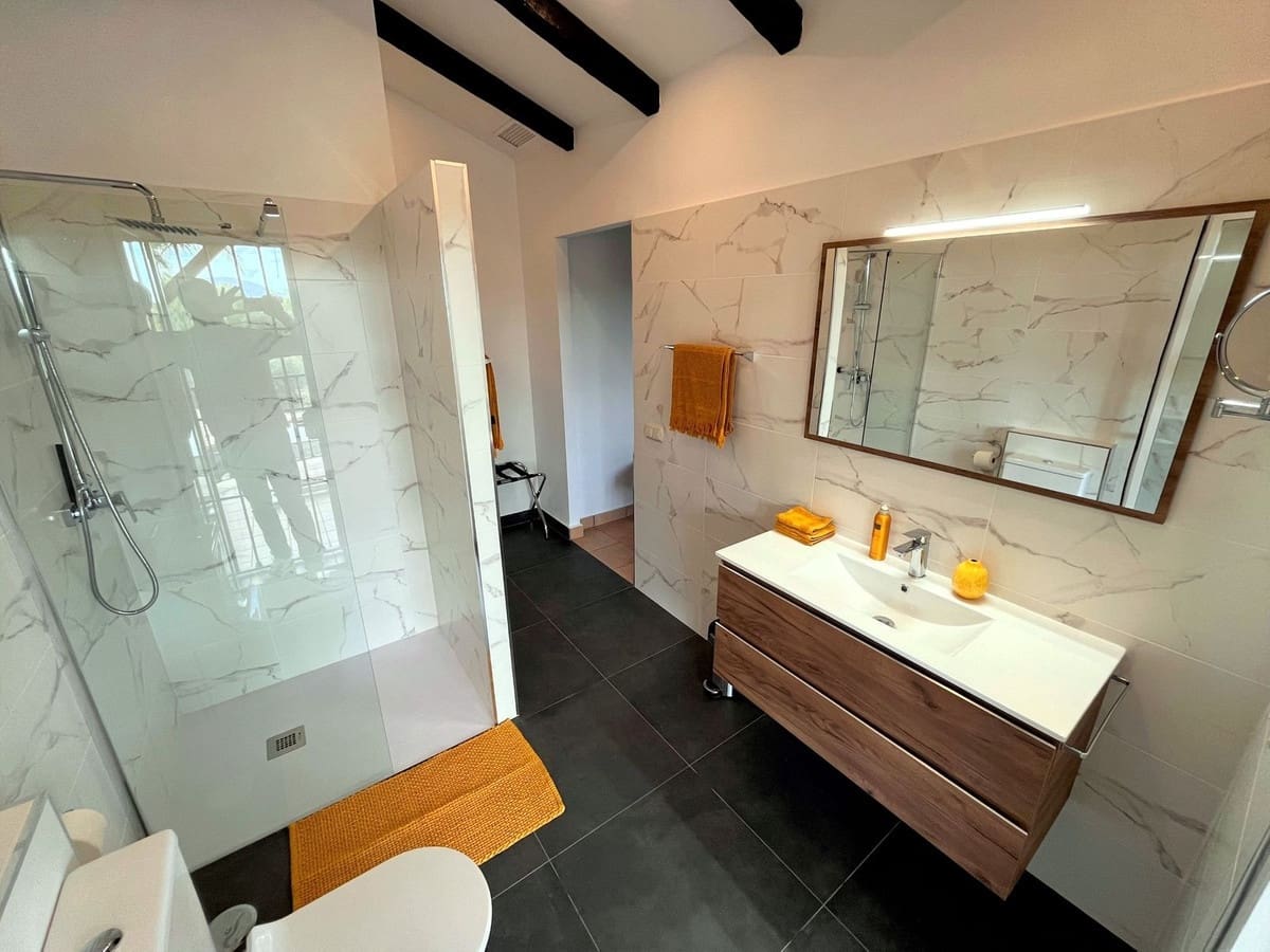 4 bedroom Villa for sale in Alhaurin el Grande with pool garage - € 845,000 (Ref: 10041668)