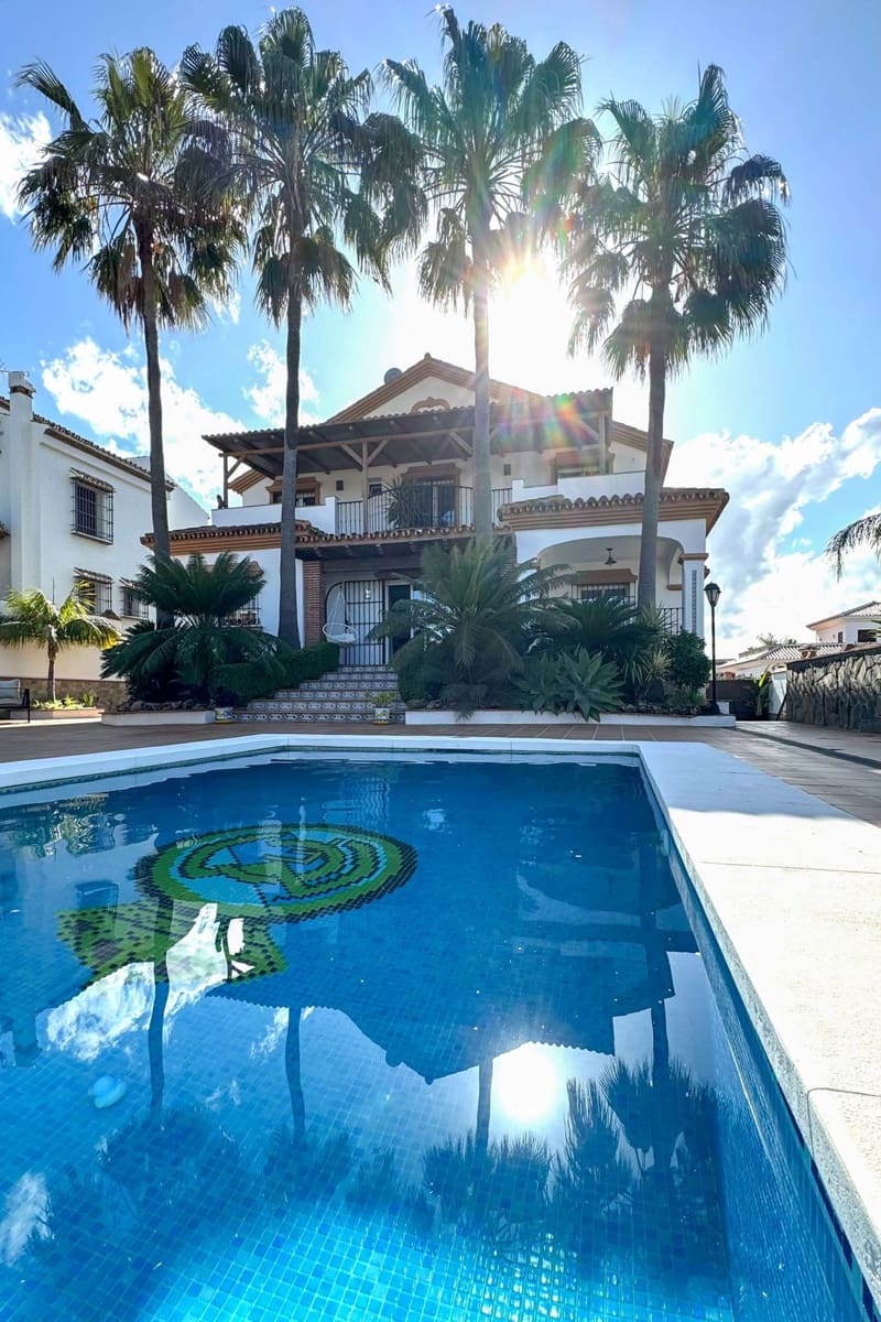 4 bedroom Villa for sale in Alhaurin el Grande with pool garage - € 845,000 (Ref: 10041668)
