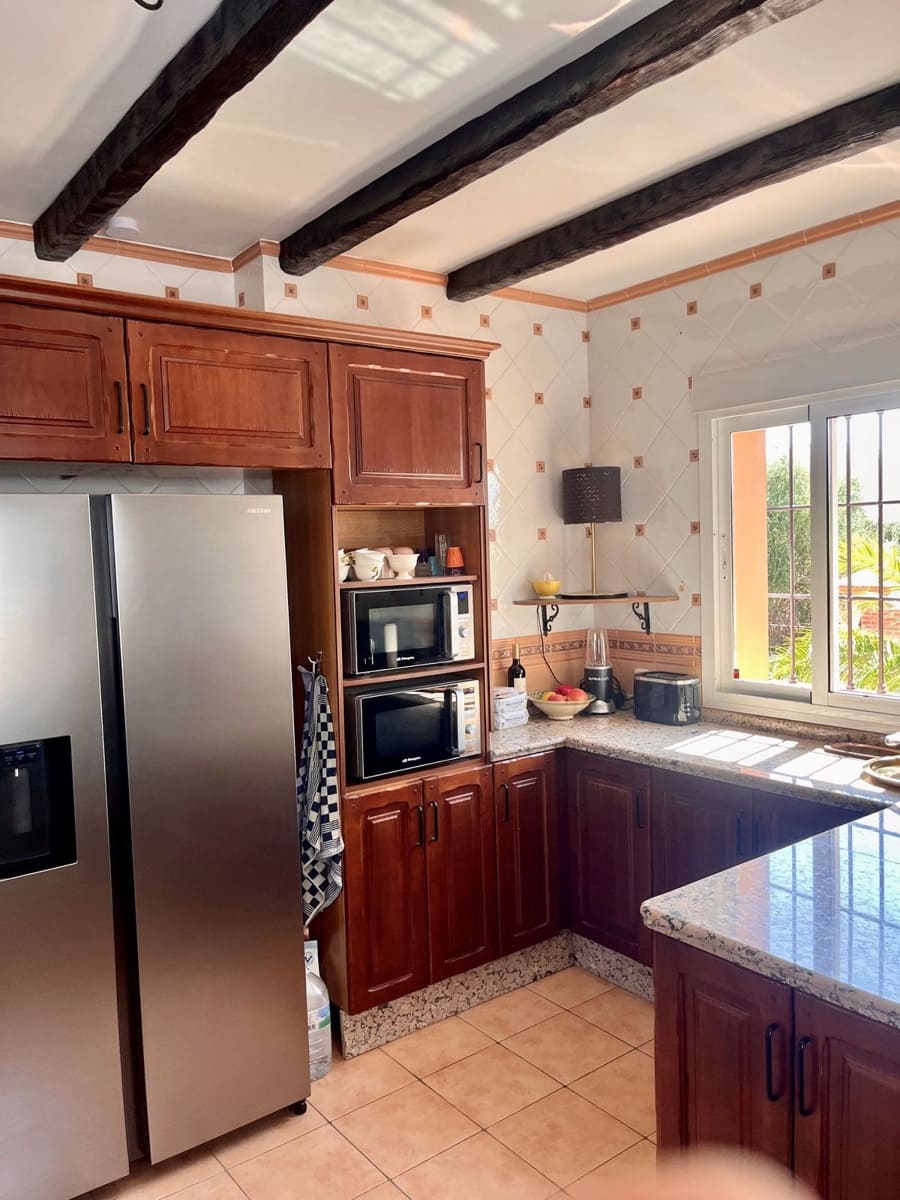 4 bedroom Villa for sale in Alhaurin el Grande with pool garage - € 845,000 (Ref: 10041668)