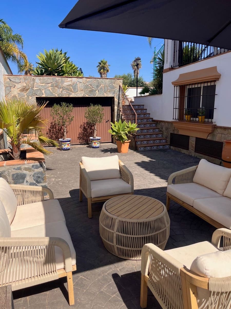 4 bedroom Villa for sale in Alhaurin el Grande with pool garage - € 845,000 (Ref: 10041668)