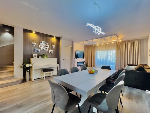 3 makuuhuone Omakotitalo myytävänä paikassa Atalaya-Isdabe, Estepona mukana uima-altaan 
autotalli - 795 000 € (Ref: 10041669)