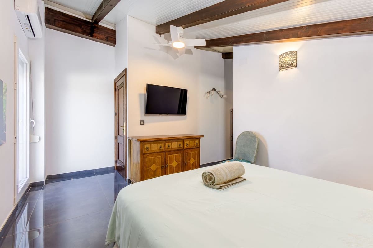 6 Zimmer Villa zu verkaufen in Alhaurin el Grande mit Pool Garage - 755.000 € (Ref: 10041672)
