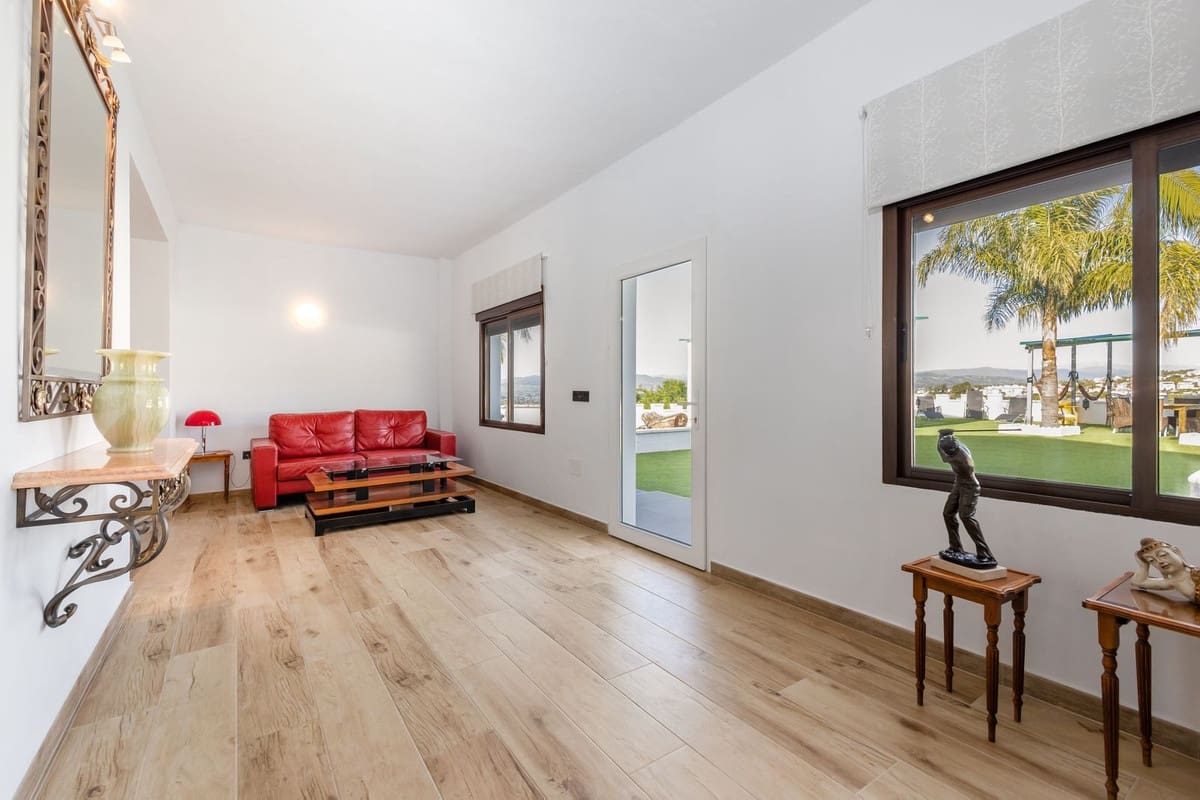 6 Zimmer Villa zu verkaufen in Alhaurin el Grande mit Pool Garage - 755.000 € (Ref: 10041672)