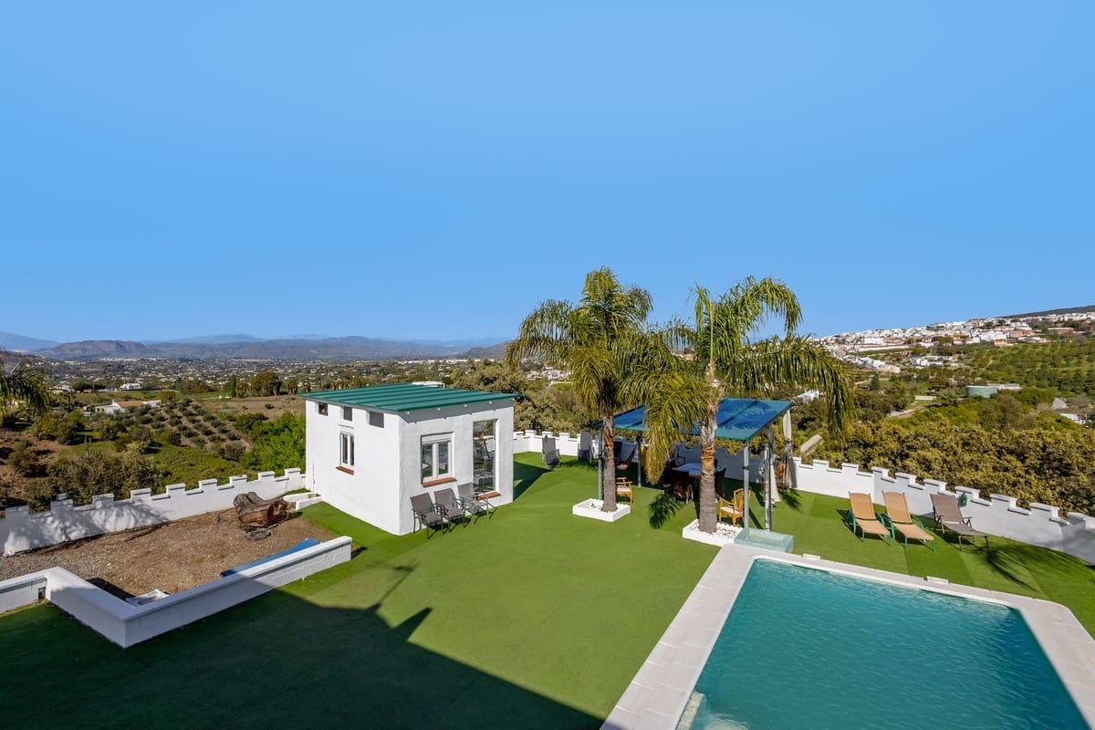 6 Zimmer Villa zu verkaufen in Alhaurin el Grande mit Pool Garage - 755.000 € (Ref: 10041672)