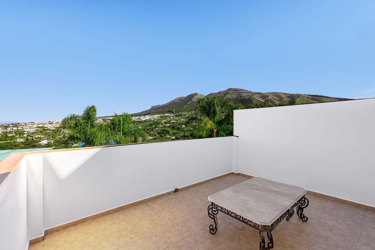 6 Zimmer Villa zu verkaufen in Alhaurin el Grande mit Pool Garage - 755.000 € (Ref: 10041672)