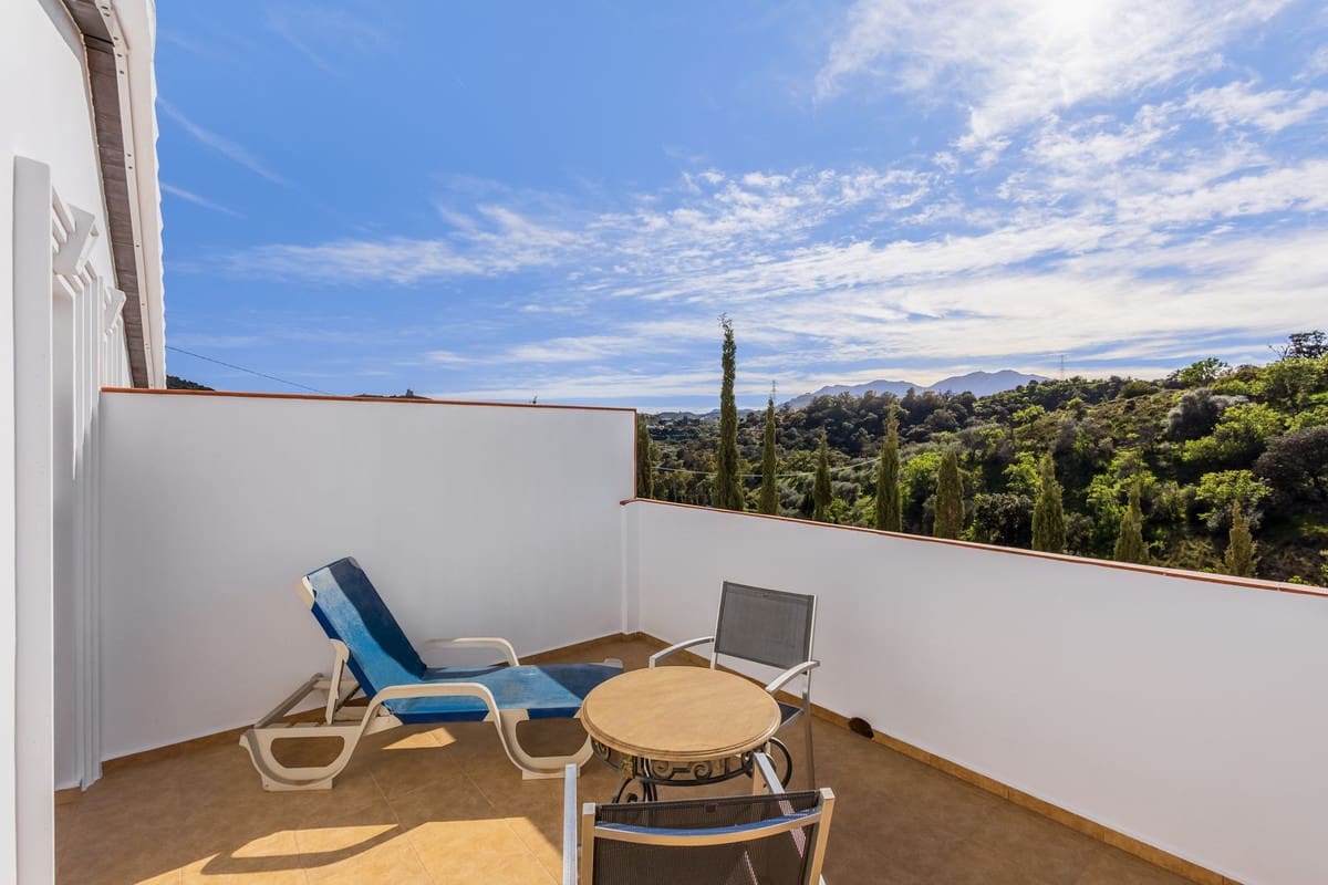 6 Zimmer Villa zu verkaufen in Alhaurin el Grande mit Pool Garage - 755.000 € (Ref: 10041672)