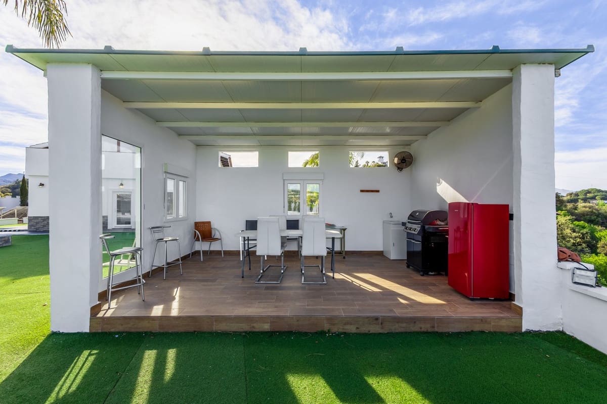 6 Zimmer Villa zu verkaufen in Alhaurin el Grande mit Pool Garage - 755.000 € (Ref: 10041672)