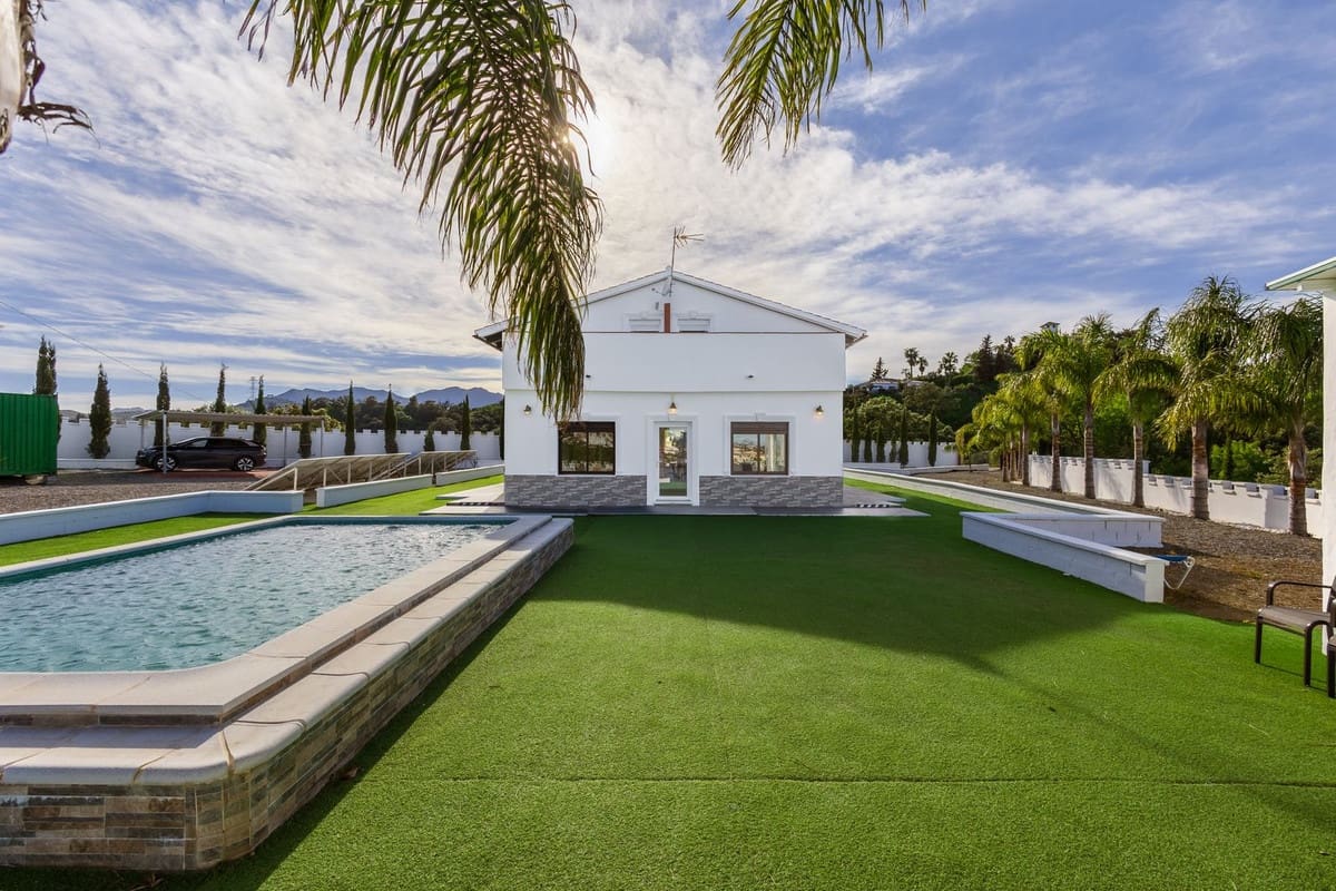 6 Zimmer Villa zu verkaufen in Alhaurin el Grande mit Pool Garage - 755.000 € (Ref: 10041672)