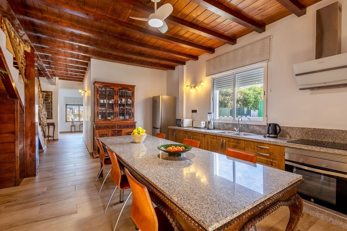 6 Zimmer Villa zu verkaufen in Alhaurin el Grande mit Pool Garage - 755.000 € (Ref: 10041672)