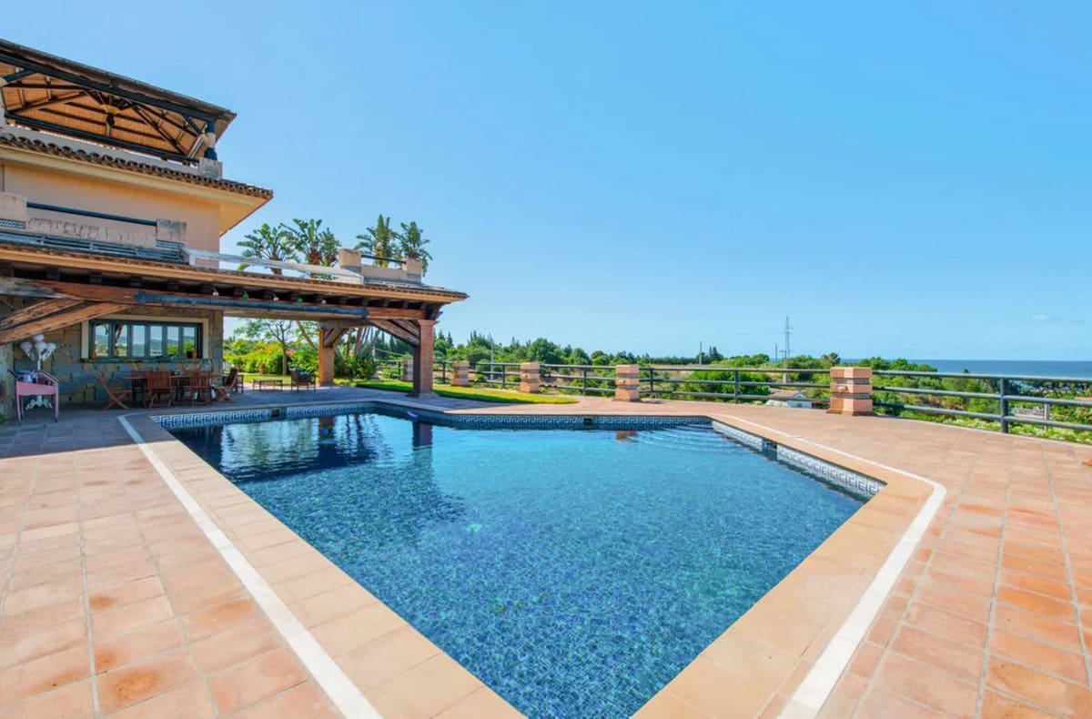6 slaapkamer Villa te koop in Estepona met zwembad garage - € 2.750.000 (Ref: 10041674)