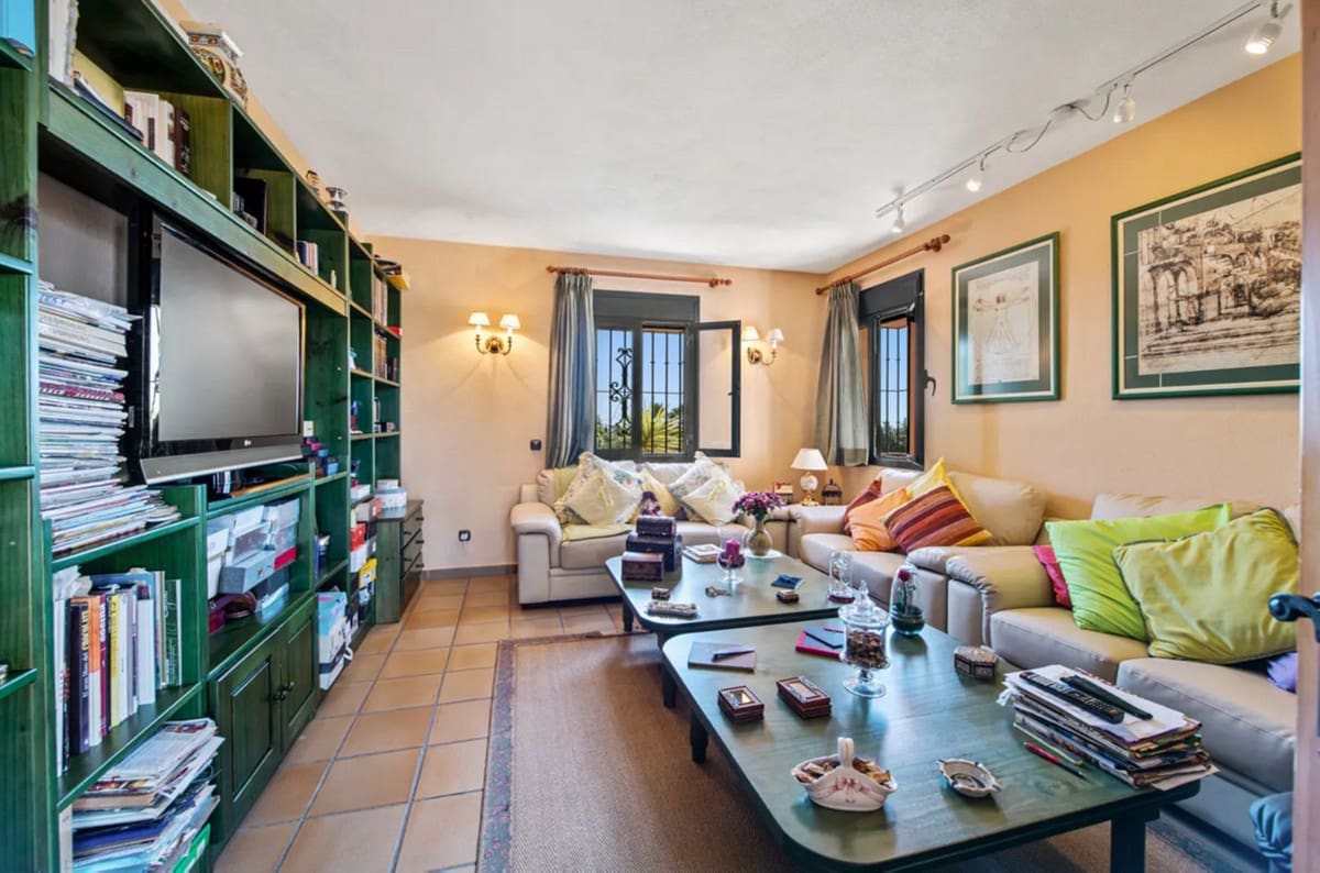 6 slaapkamer Villa te koop in Estepona met zwembad garage - € 2.750.000 (Ref: 10041674)