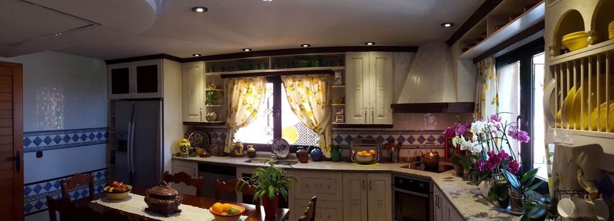 6 slaapkamer Villa te koop in Estepona met zwembad garage - € 2.750.000 (Ref: 10041674)