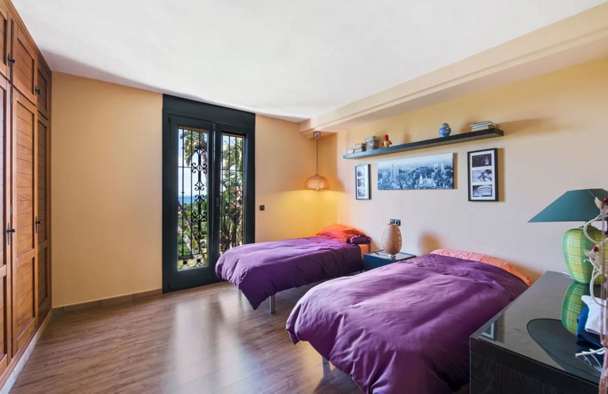 6 slaapkamer Villa te koop in Estepona met zwembad garage - € 2.750.000 (Ref: 10041674)