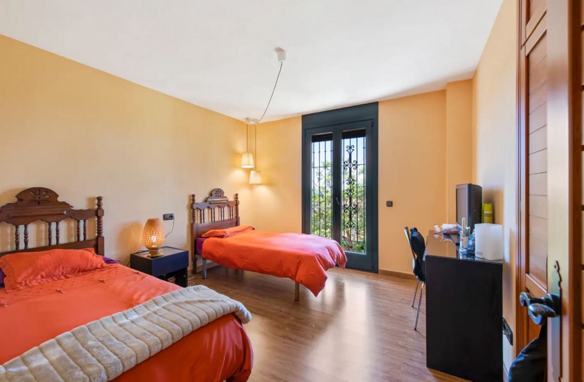 6 slaapkamer Villa te koop in Estepona met zwembad garage - € 2.750.000 (Ref: 10041674)