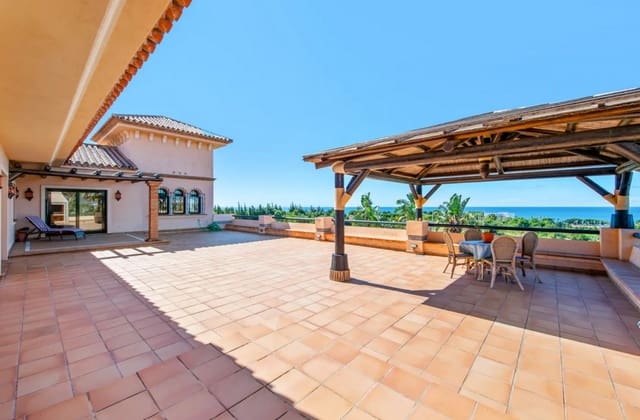 6 Zimmer Villa zu verkaufen in Estepona mit Pool Garage - 2.750.000 € (Ref: 10041674)
