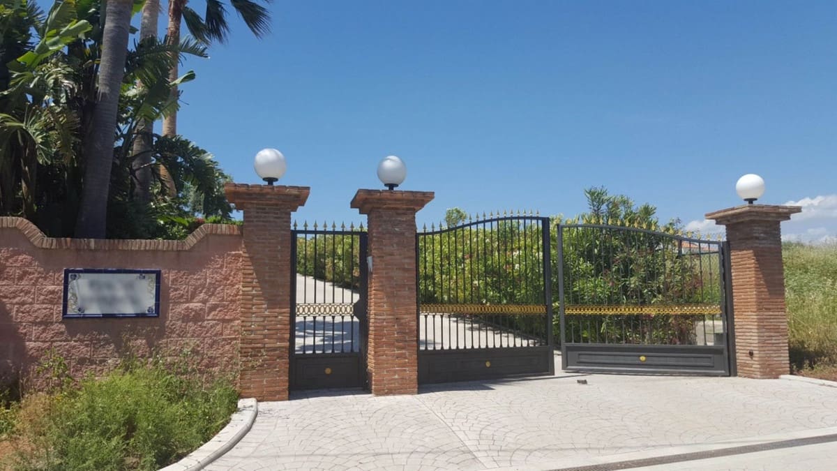 6 slaapkamer Villa te koop in Estepona met zwembad garage - € 2.750.000 (Ref: 10041674)