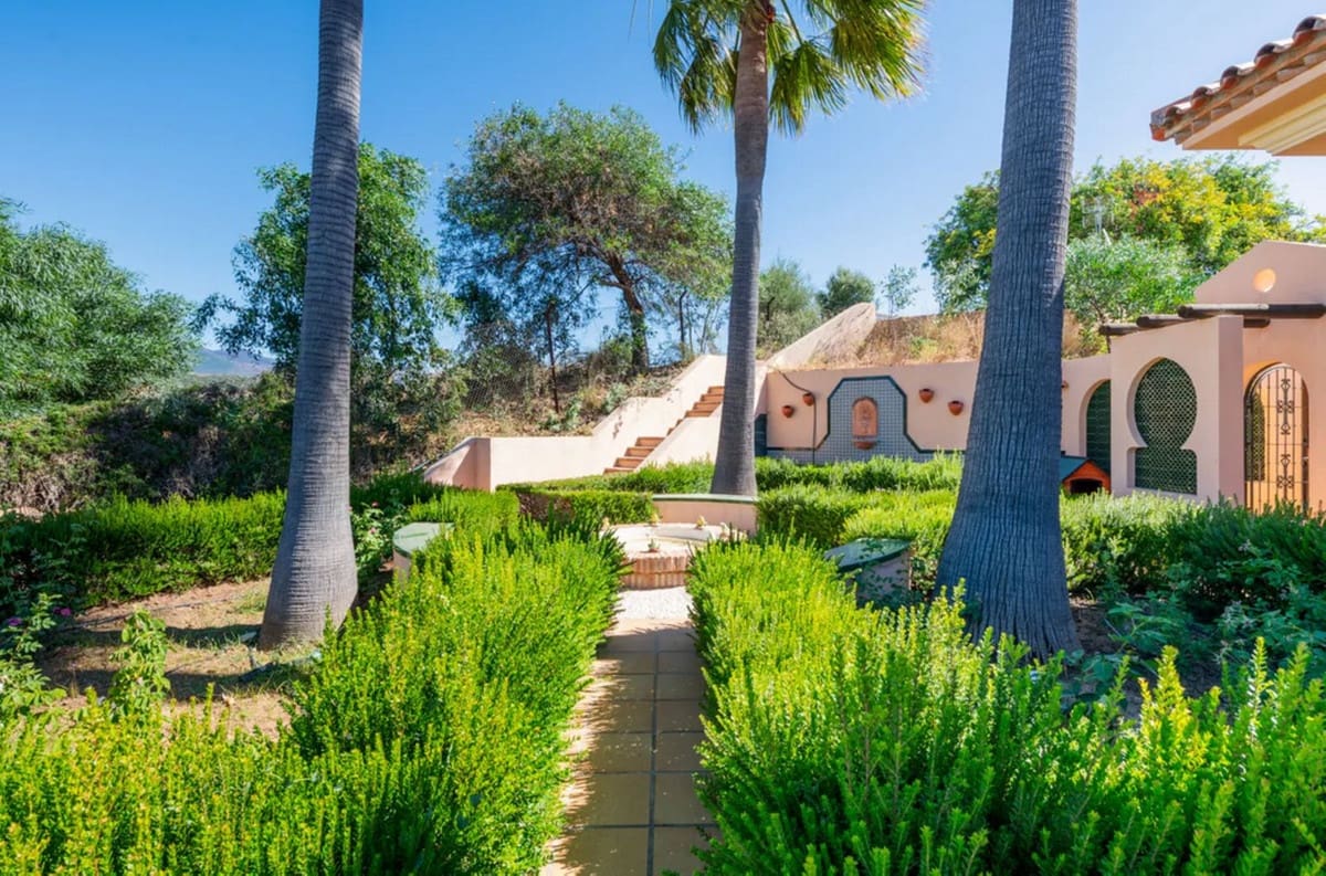 6 slaapkamer Villa te koop in Estepona met zwembad garage - € 2.750.000 (Ref: 10041674)