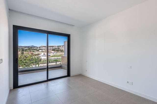 3 sypialnia Dom na sprzedaż w Atalaya-Isdabe, Estepona z basenem - 749 000 € (Ref: 10041675)