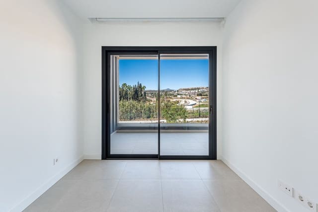 3 sypialnia Dom na sprzedaż w Atalaya-Isdabe, Estepona z basenem - 749 000 € (Ref: 10041675)