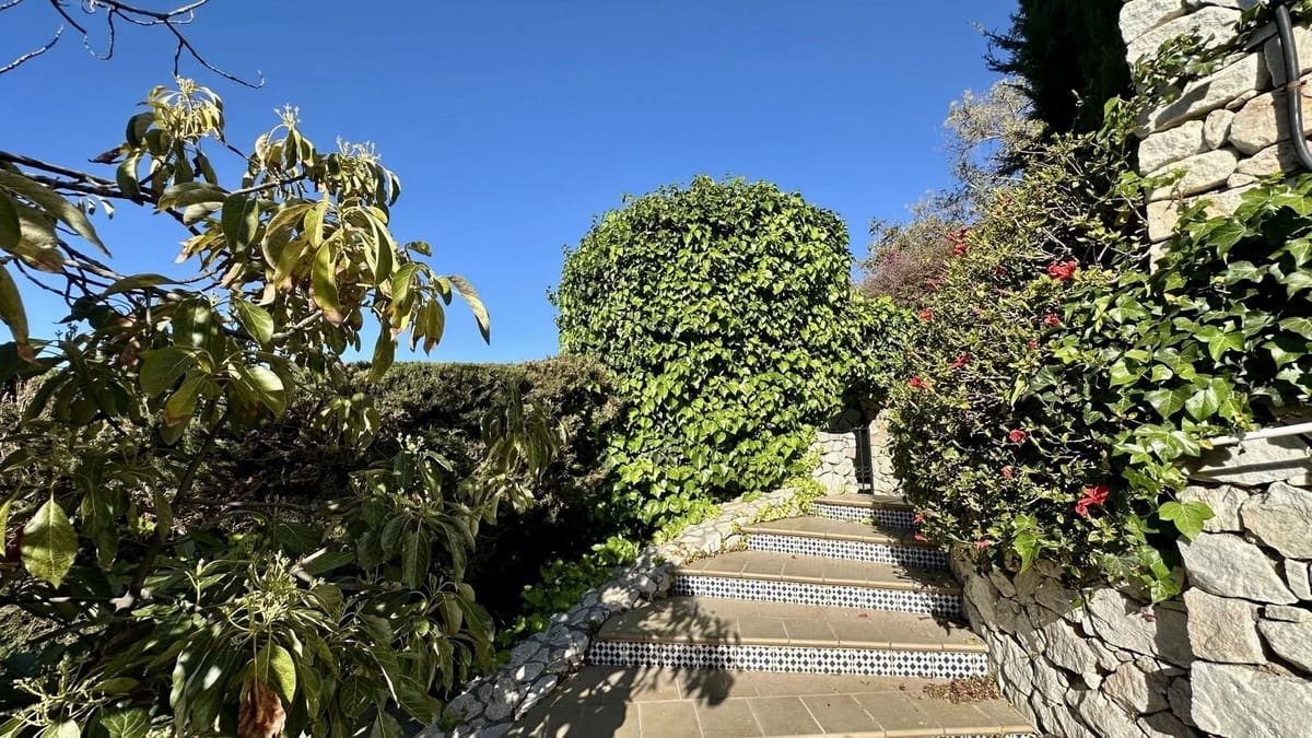 4 bedroom Villa for sale in Mijas with pool garage - € 850,000 (Ref: 10041676)