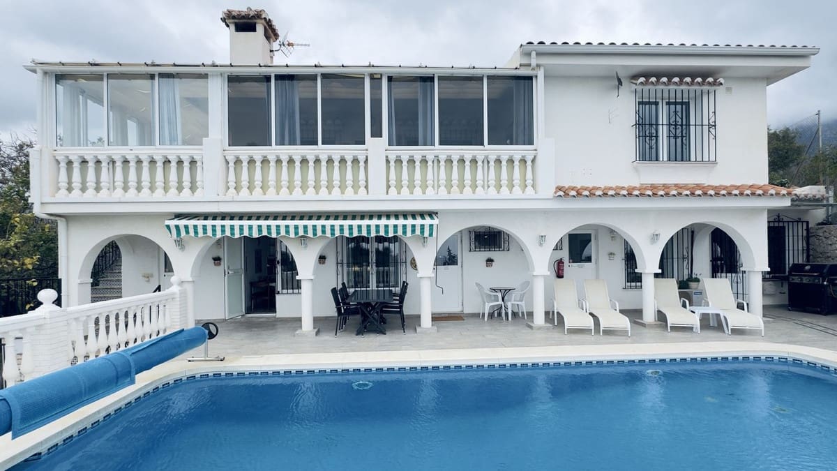 4 bedroom Villa for sale in Mijas with pool garage - € 850,000 (Ref: 10041676)