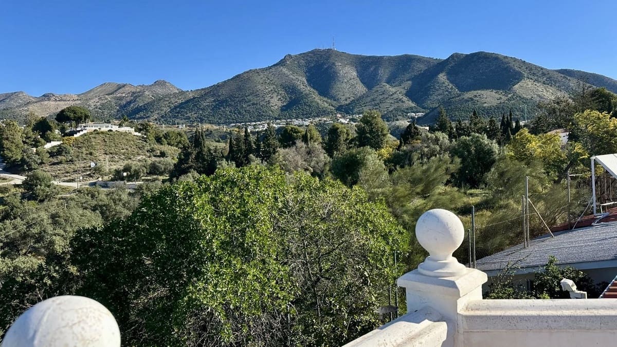 4 bedroom Villa for sale in Mijas with pool garage - € 850,000 (Ref: 10041676)