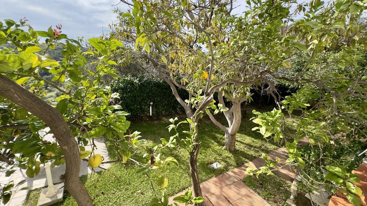4 bedroom Villa for sale in Mijas with pool garage - € 850,000 (Ref: 10041676)
