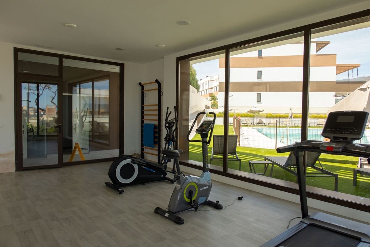 2 bedroom Apartment for sale in Estepona with pool garage - € 580,000 (Ref: 10041677)