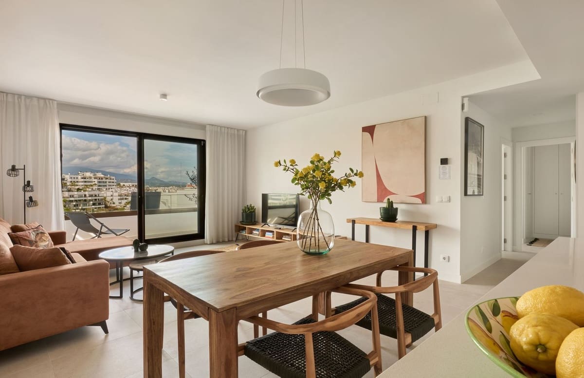 2 bedroom Apartment for sale in Estepona with pool garage - € 580,000 (Ref: 10041677)