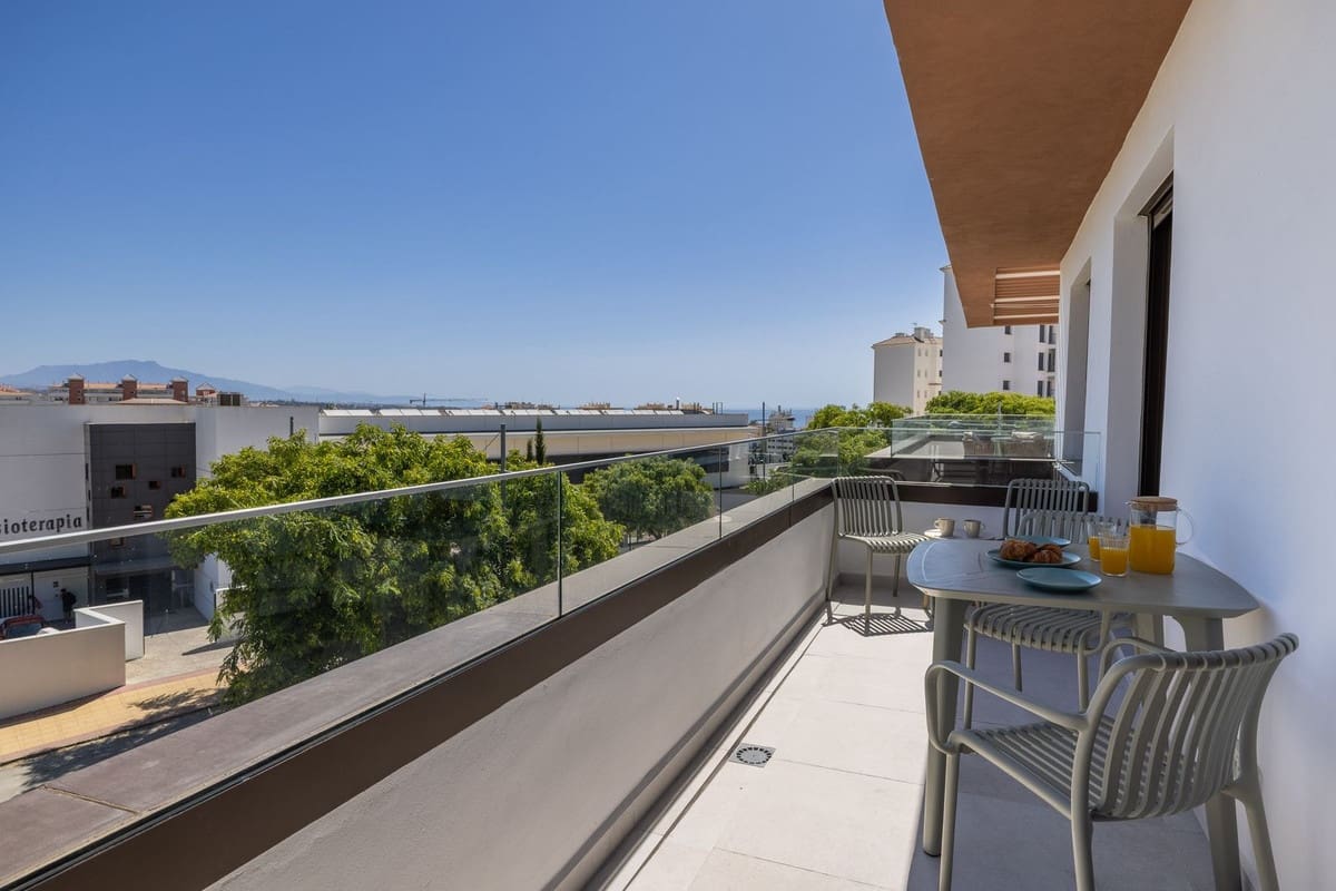 2 bedroom Apartment for sale in Estepona with pool garage - € 580,000 (Ref: 10041677)