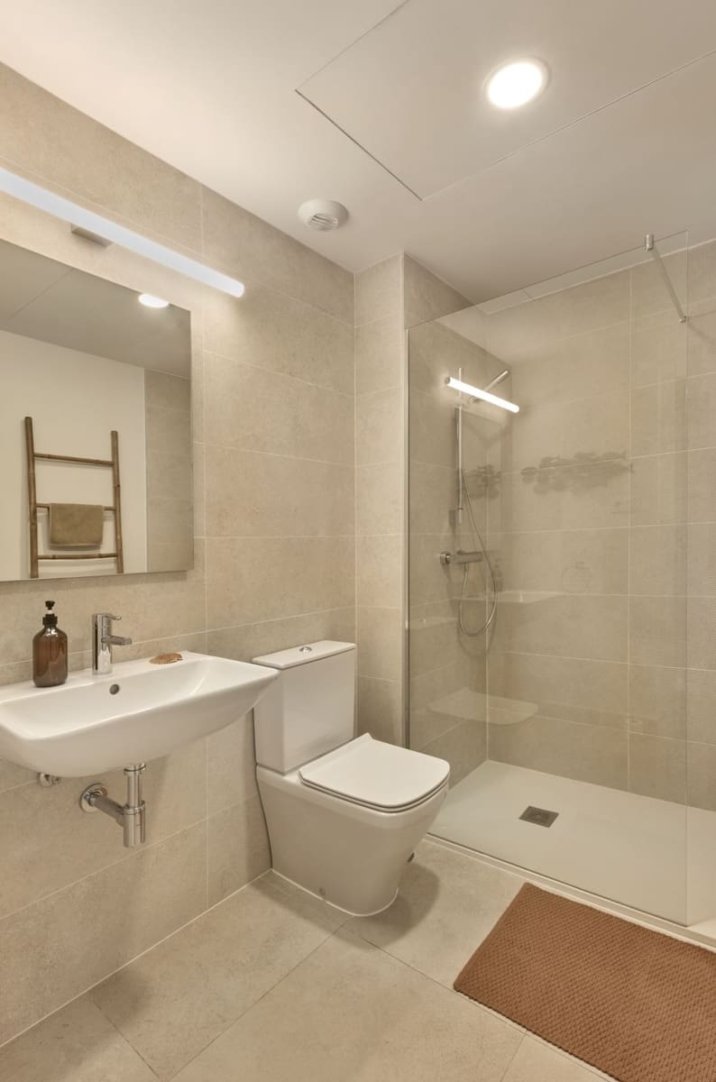 2 bedroom Apartment for sale in Estepona with pool garage - € 580,000 (Ref: 10041677)