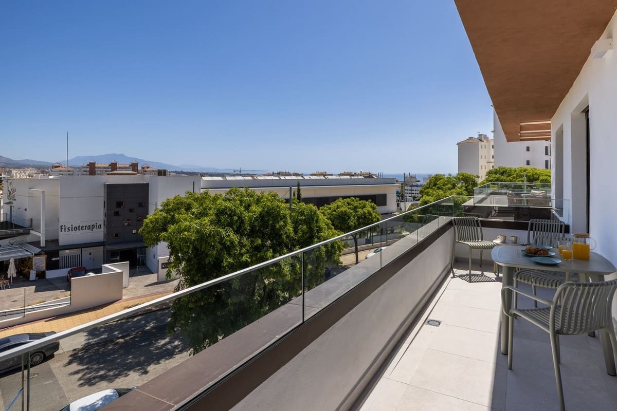 2 bedroom Apartment for sale in Estepona with pool garage - € 580,000 (Ref: 10041677)