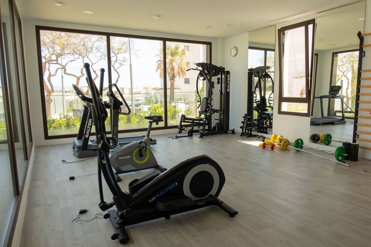 2 bedroom Apartment for sale in Estepona with pool garage - € 580,000 (Ref: 10041677)