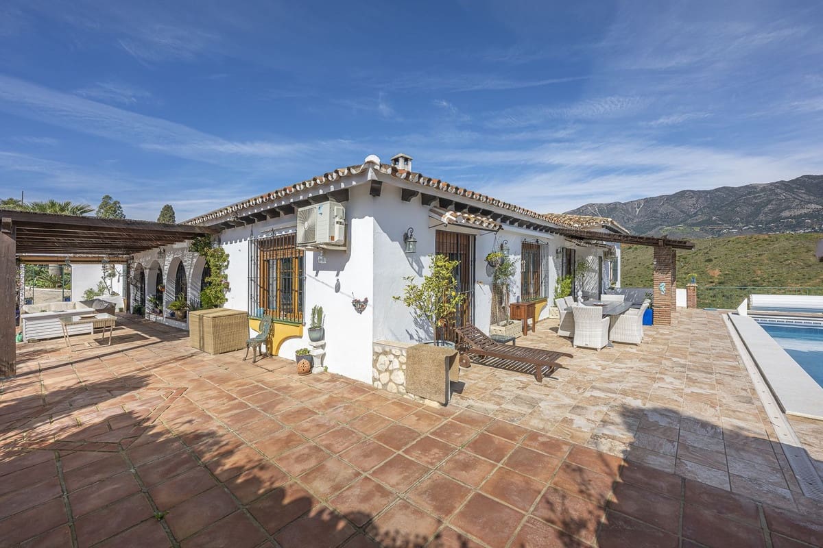 3 Zimmer Villa zu verkaufen in Mijas Golf mit Pool Garage - 825.000 € (Ref: 10041680)