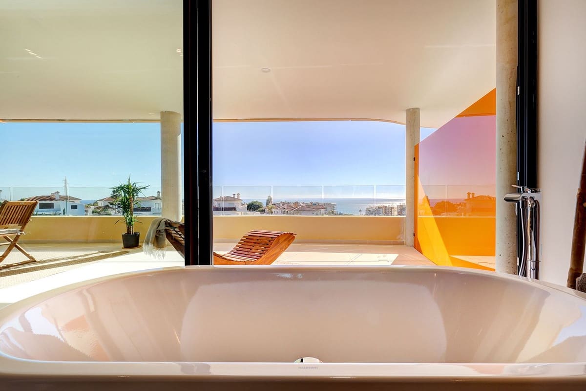 2 slaapkamer Appartement te koop in Fuengirola met zwembad - € 825.000 (Ref: 10041681)